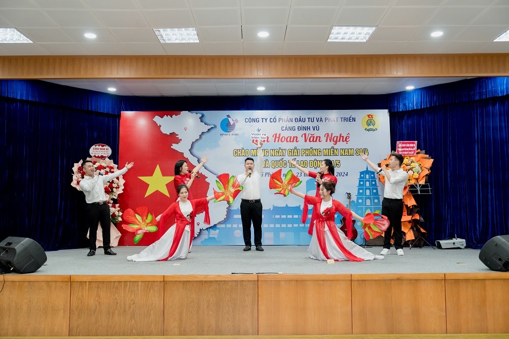 Hải Phòng cất cánh bay lên - Tốp hát múa Đội GNKH